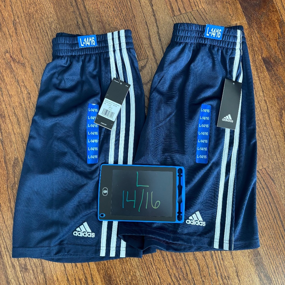 NWT Boys Adidas Short Size 14/16 Large